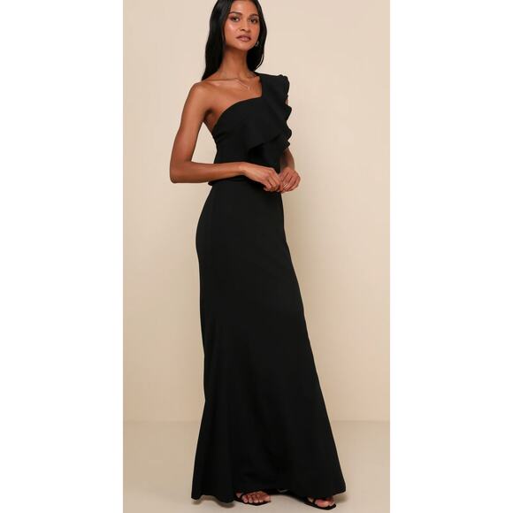 Lulu's S Black one Shoulder ruffle maxi Gown - Picture 6 of 6